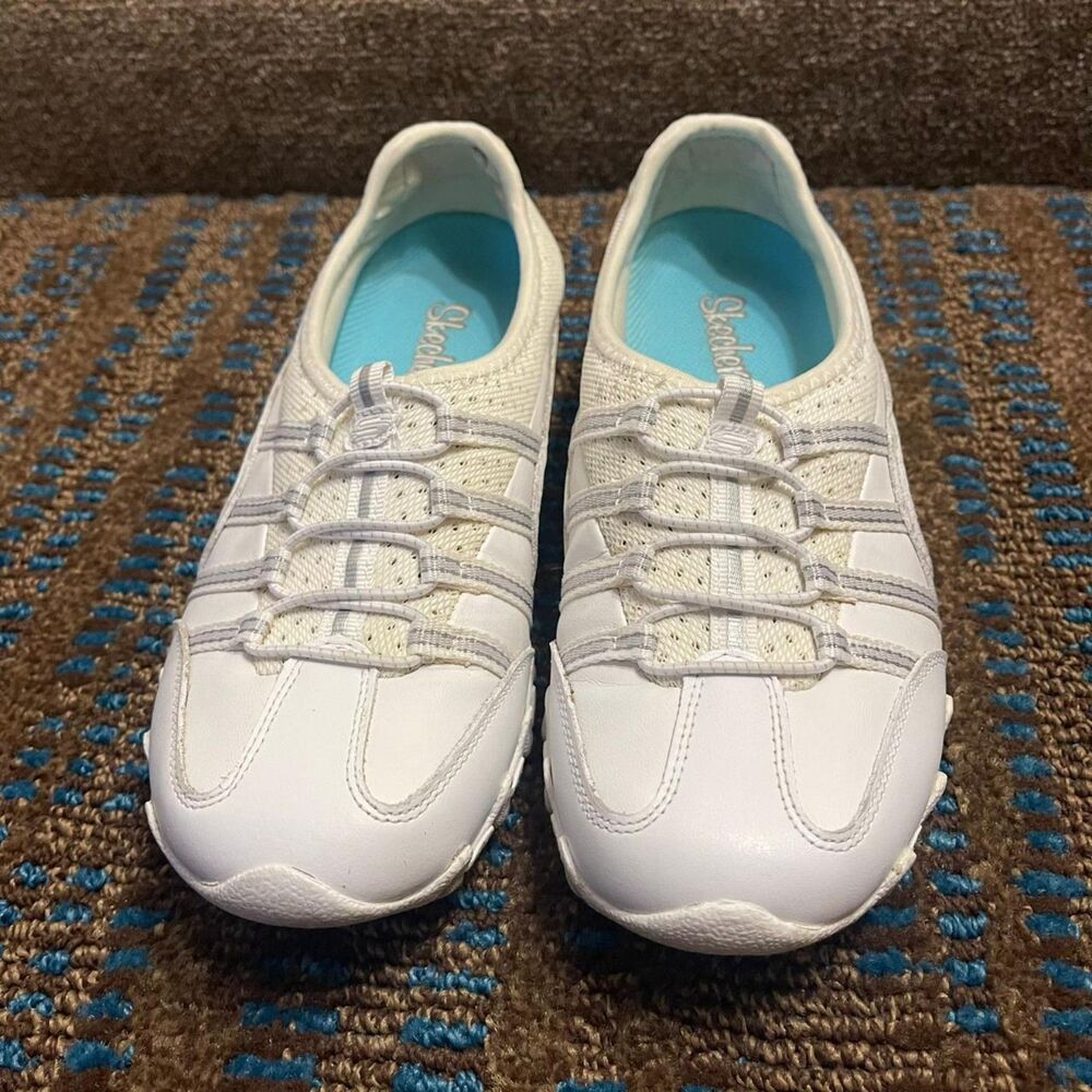 Skechers Women 7.5 White Blue Slip On Sneakers Bungee Lace Comfort Walking Shoes - Picture 2 of 7